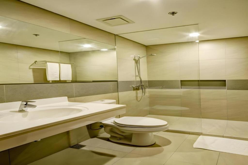 Sequoia Hotel Quezon City Exterior photo