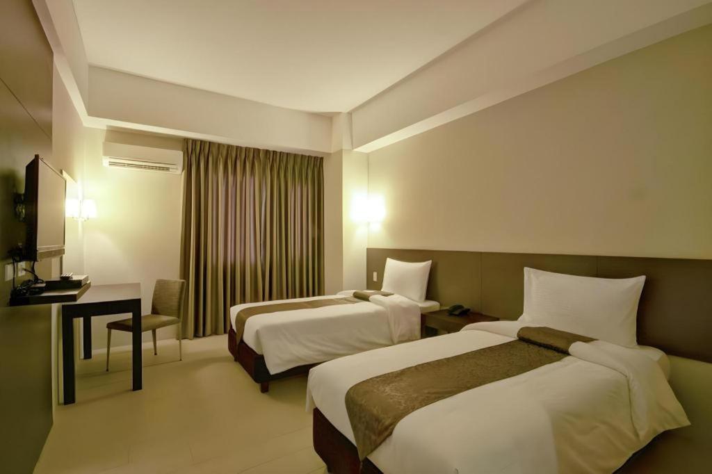 Sequoia Hotel Quezon City Exterior photo